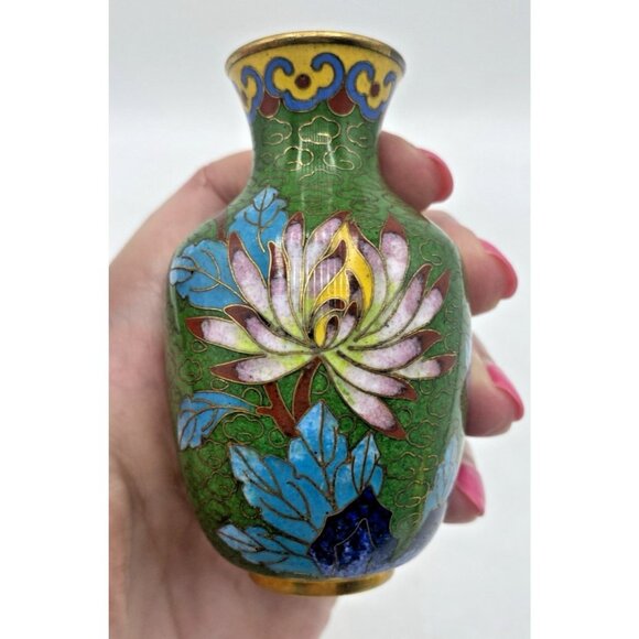 Vintage Cloisonné Bud Vase 3" Green Enamel Brass Floral Design Miniature Retro - Picture 6 of 9